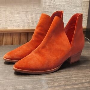 Free People Charm Burnt Orange Suede Leather Western Double V Ankle Booties Sz38